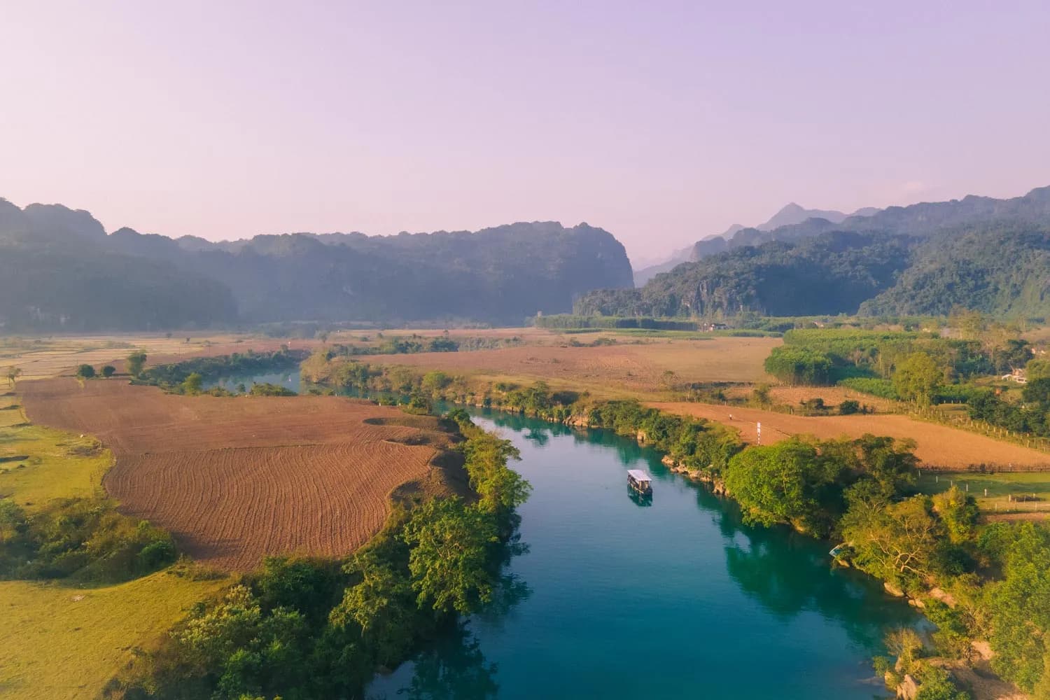 hoang-hon-song-chay.webp